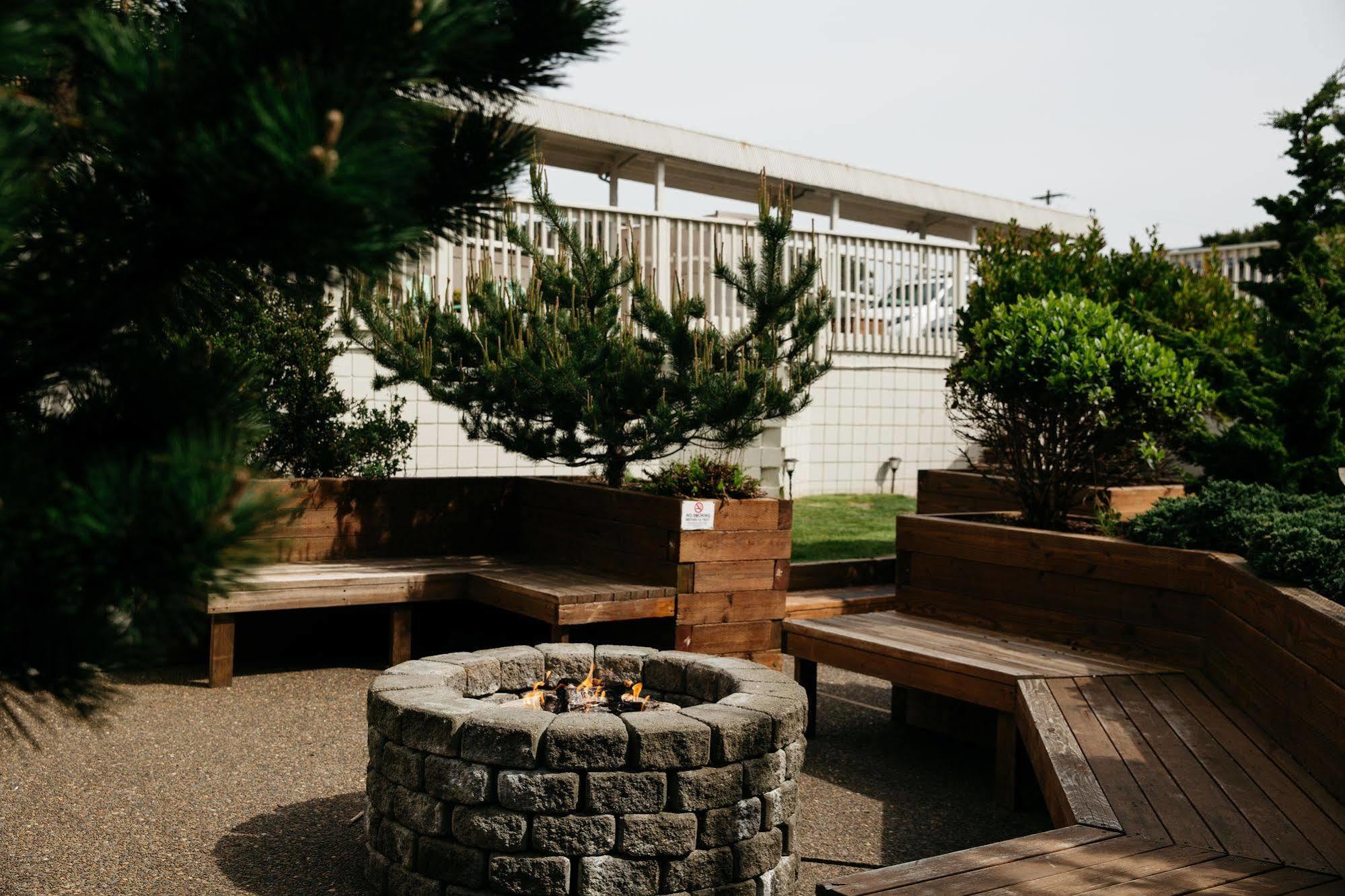 Surftides Hotel Lincoln City Buitenkant foto